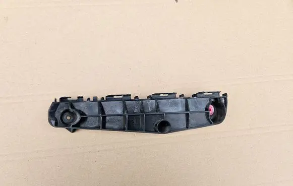 Toyota Prius (XW50) Front bumper mounting bracket 52116-47050