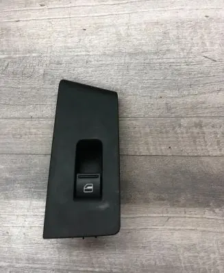 Volkswagen PASSAT B7 Tailgate glass/window release handle 3AA868749