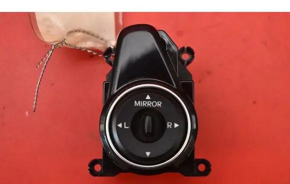 Hyundai i40 Mirror heating switch 39R4801230
