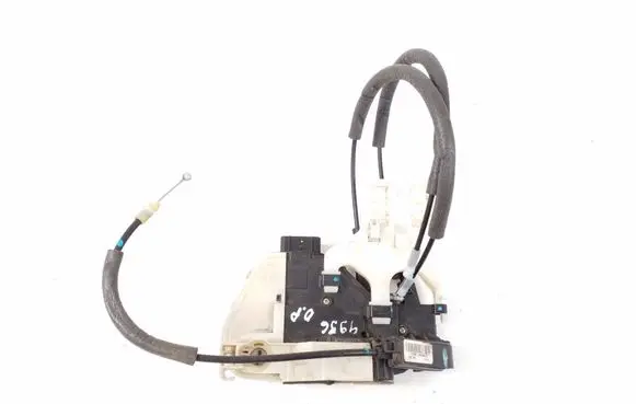 Hyundai Santa Fe Front door lock 813202W030