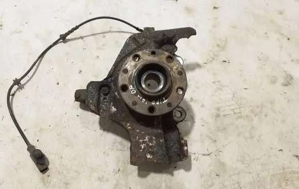 Front wheel hub