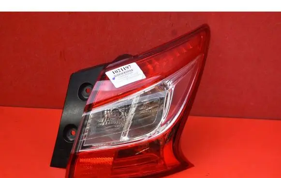 Nissan Pulsar Rear/tail lights 220-18066