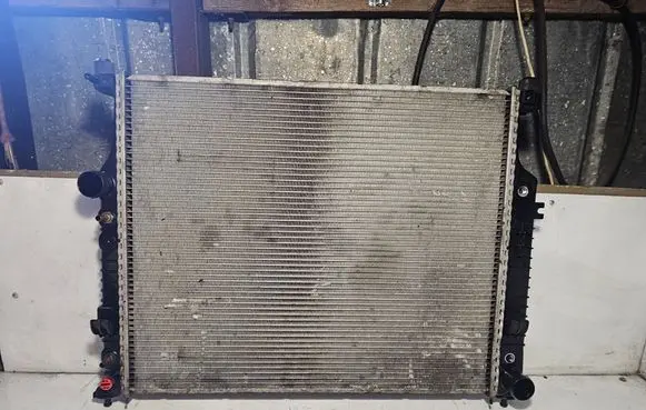 Mercedes-Benz R W251 Coolant radiator A2515000304