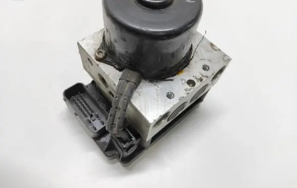 Volkswagen Golf IV ABS Pump 1J0907379G 10094903403 RE030903