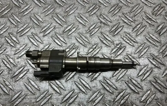 BMW 5 E60 E61 Fuel injector