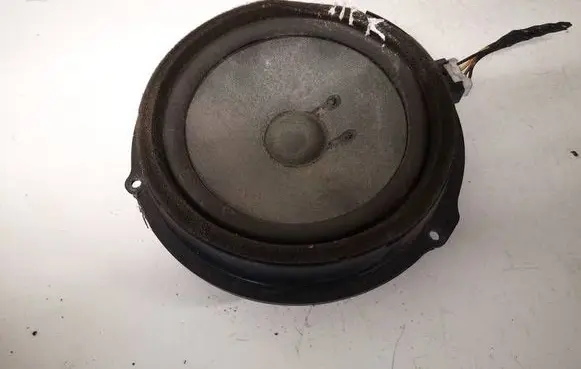 Ford Focus Front door speaker aa6t18808aa aa6t-18808-aa