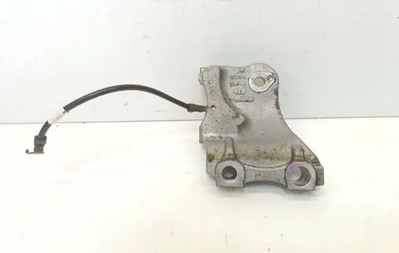 Honda CR-V Engine mounting bracket