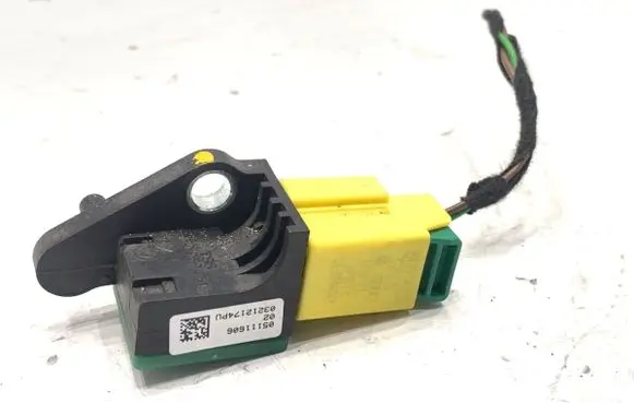 Skoda Superb B6 (3T) Airbag deployment crash/impact sensor 8K0973323S