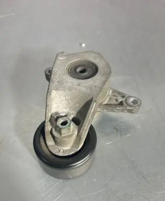 KIA Picanto Generator/alternator belt tensioner