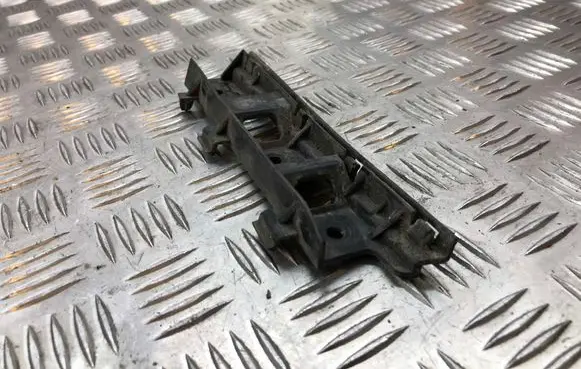 Volkswagen PASSAT B6 Front bumper mounting bracket 3C0807183