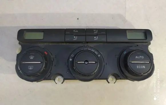 Skoda Octavia Mk2 (1Z) Climate control unit