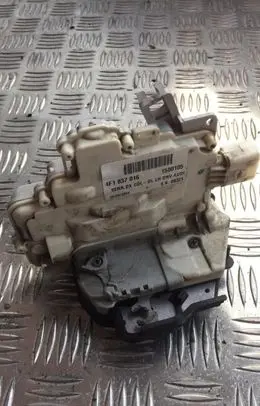 Audi A3 S3 8P Rear door lock 4f0839016