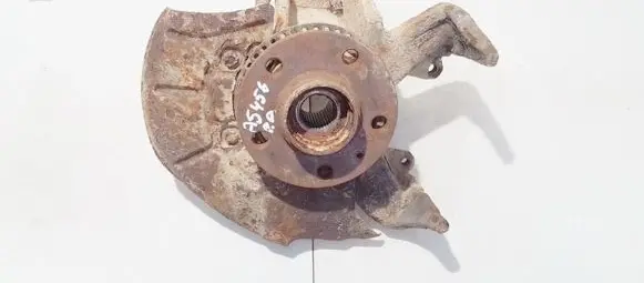 Volkswagen Golf IV Front wheel hub