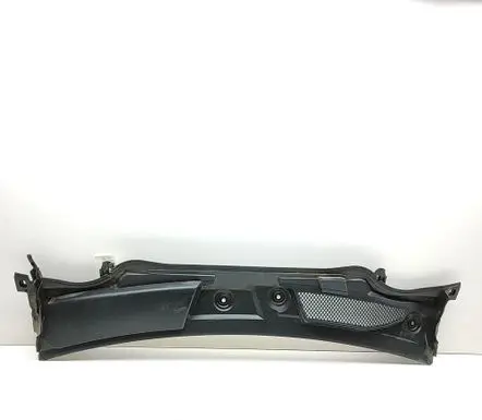 Mercedes-Benz CLA C117 X117 W117 Wiper trim A1768300113