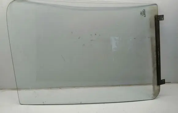 Ford Transit Front door window glass four-door 43R007023