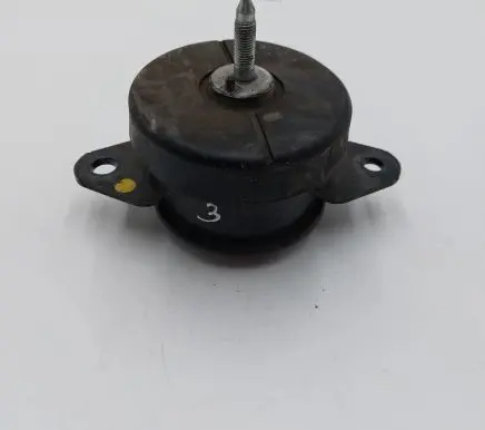 Nissan Leaf II (ZE1) Engine mount bracket