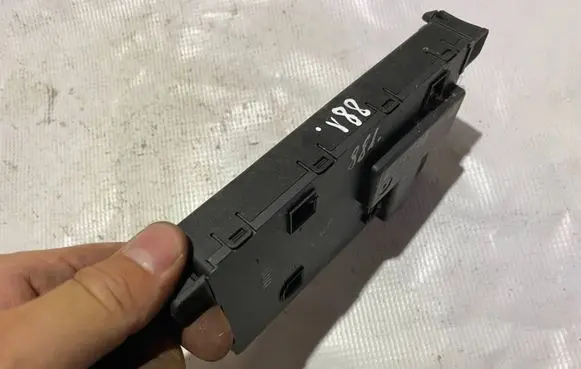 Mercedes-Benz C W203 Door control unit/module A2038201385 2038201385