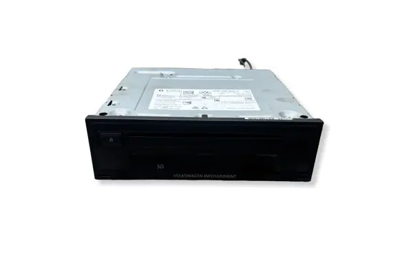Volkswagen Golf Sportsvan Radio/CD/DVD/GPS head unit 3Q0035820A