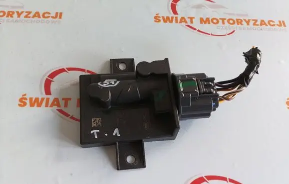 Jaguar XE Fuel injection pump control unit/module FK729D370AD
