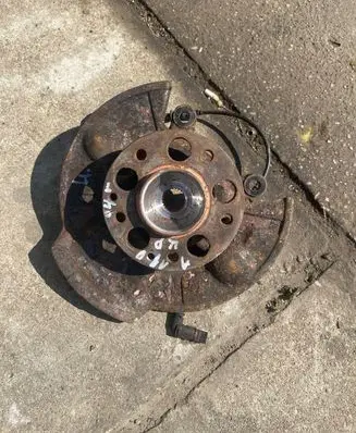 Mercedes-Benz A W169 Front wheel hub