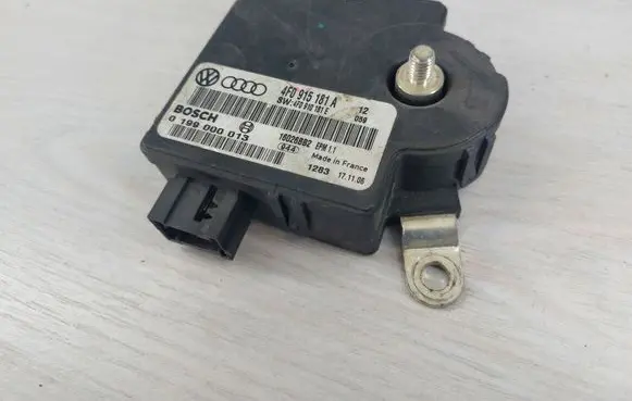 Audi A6 S6 C6 4F Power management control unit 4F0915181A 4F0910181E