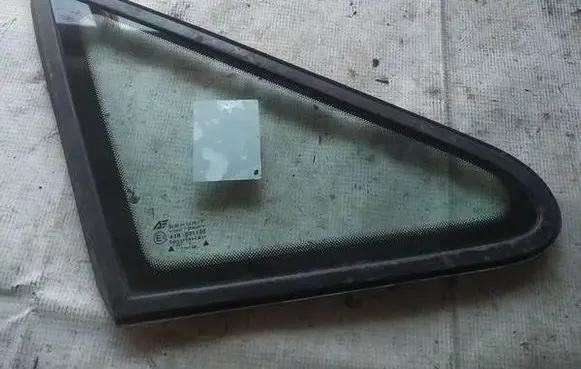 Ford Galaxy Front triangle window/glass as2