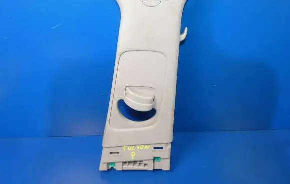 Hyundai Tucson TL (B) pillar trim (top)