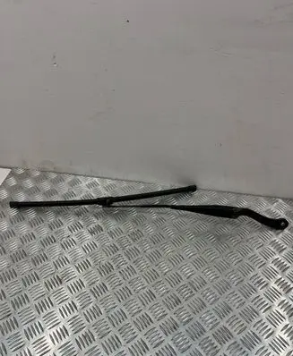 Mercedes-Benz C W204 Front wiper blade arm A2048200144