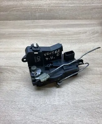 Opel Vectra C Front door lock 13210767