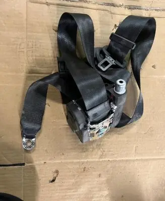Audi Q7 4L Front seatbelt 7H0857737DE