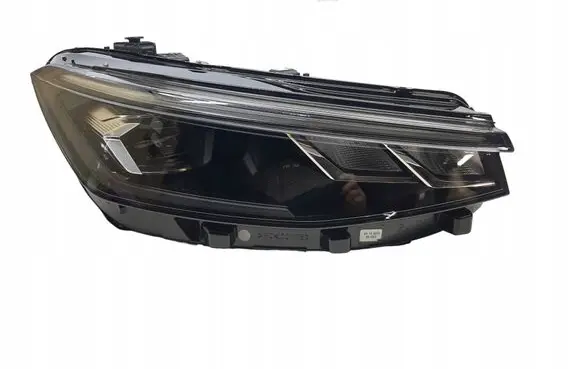 Volkswagen PASSAT B8 USA Headlight/headlamp 3J1941006