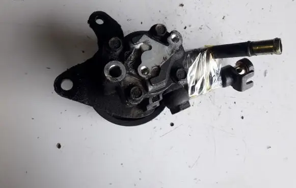 Nissan Pathfinder R51 Power steering pump