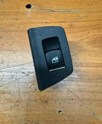 BMW 5 G30 G31 Electric window control switch 9327031 251A01009