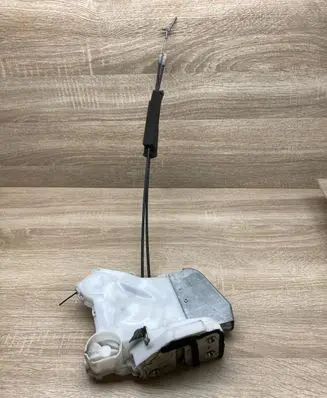 Honda CR-V Front door lock 72151SWAE1 SWAE1LHFR