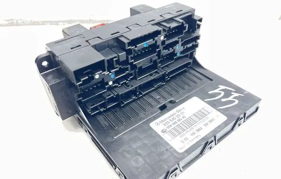 Mercedes-Benz C W203 Fuse module 2035452901 5DK00848542