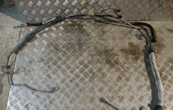 Mercedes-Benz 190 W201 Power steering hose/pipe/line
