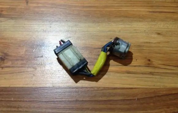 Nissan Sunny Ignition lock contact 2691