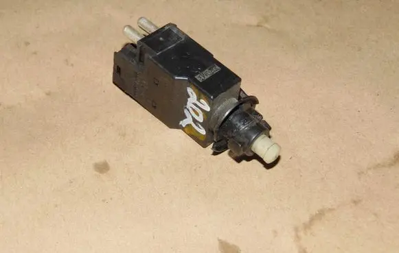 Mercedes-Benz Vito Viano W638 Brake pedal sensor switch A0015458709