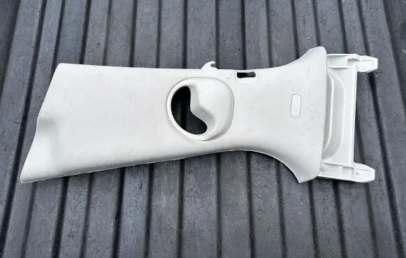 Land Rover Discovery 5 (B) pillar trim (top) HY3224397A HY3224397AD