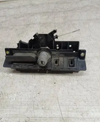 Audi A4 S4 B5 8D Tailgate/trunk/boot exterior handle 4B0827565E 8D9827565C 4B0827565F