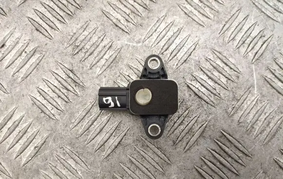 Audi TT TTS Mk2 Airbag deployment crash/impact sensor 8P0955557