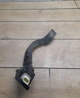 Peugeot 1007 Accelerator throttle pedal 9647135280 0280752299