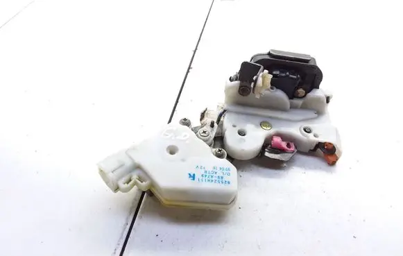 Nissan Sunny Rear door lock 825524H111 89A749