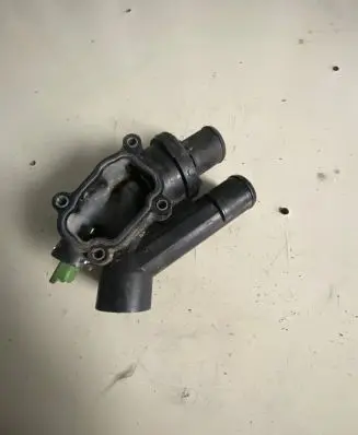 Land Rover Range Rover Evoque L538 Engine coolant pipe/hose 9657182080