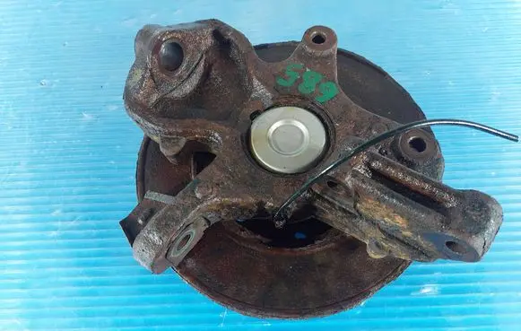 Volkswagen Crafter Front wheel hub spindle knuckle