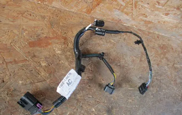 Land Rover Discovery 5 Cooling fan wiring K8D214N178