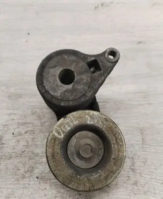 Mitsubishi Outlander Generator/alternator belt tensioner