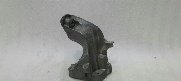Mercedes-Benz E W212 Engine mounting bracket A6512230004