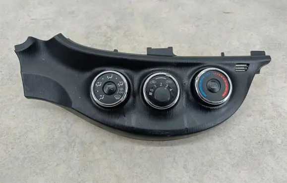 Toyota Yaris Climate control/heater control trim 55406-0D490