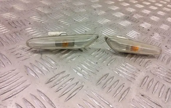 BMW 1 E82 E88 Front fender indicator light 7253326